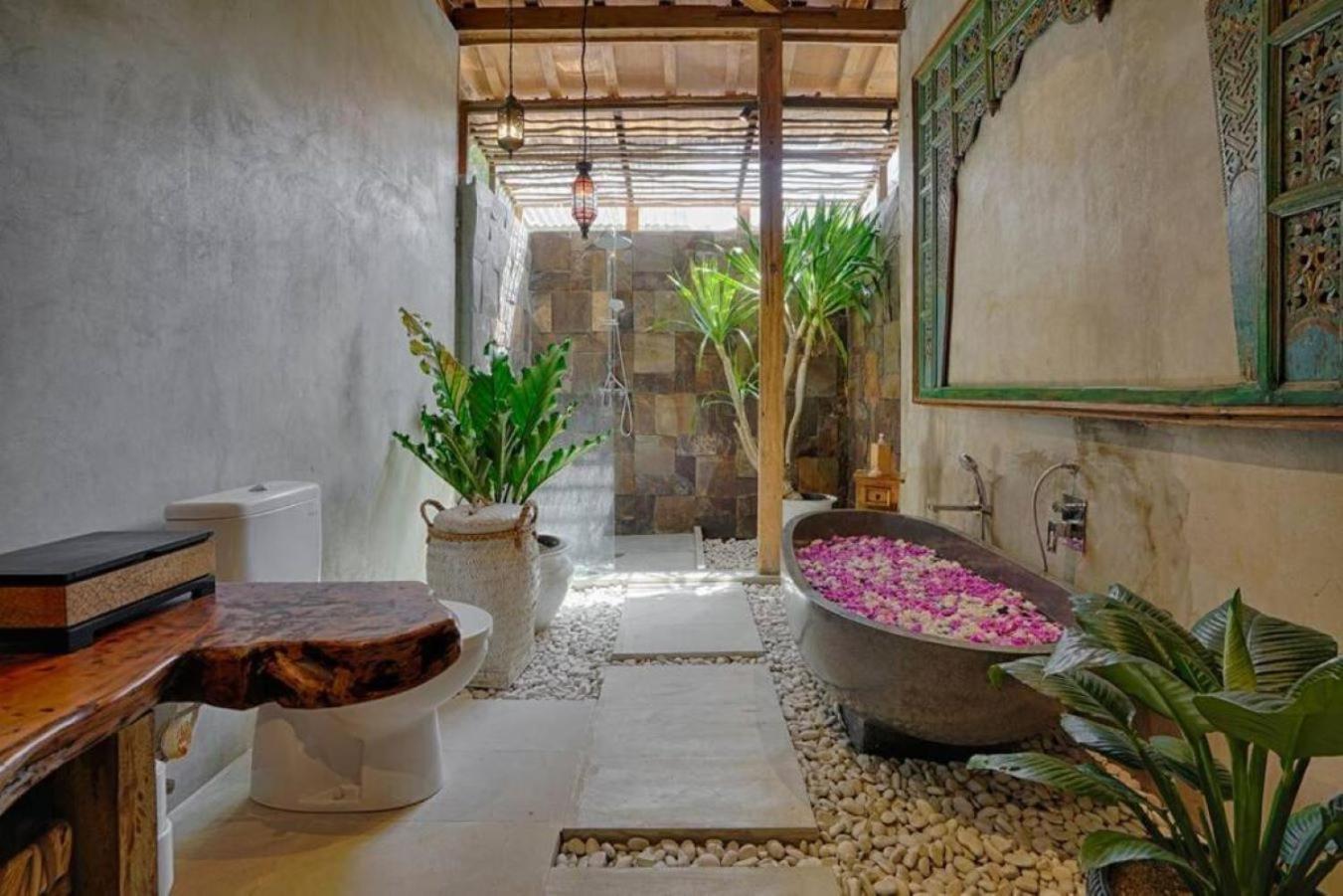 Madura - New 3 Bedroom W/ Rice Paddy View Villa Ubud